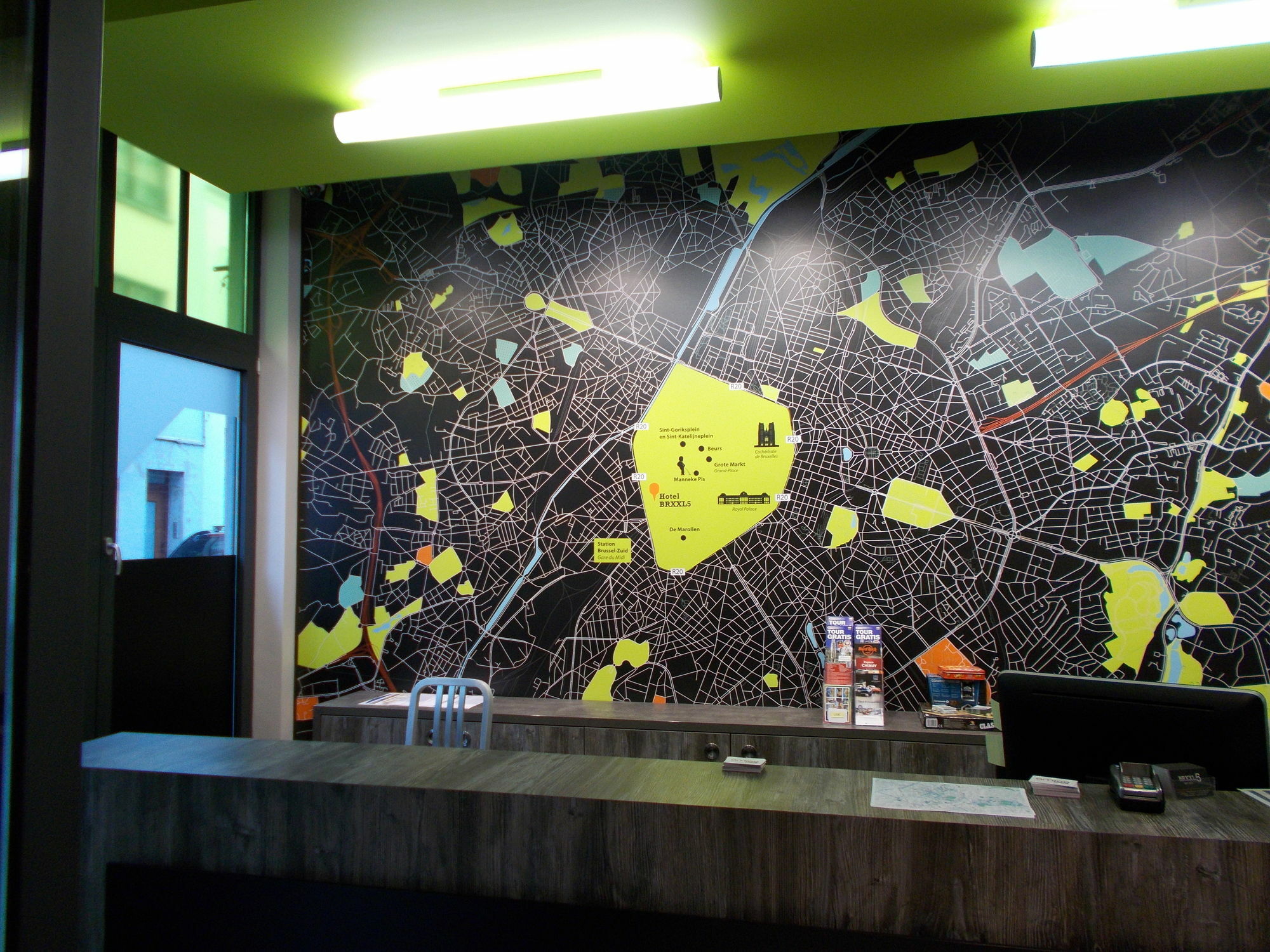 Urban City Centre Hostel Brussel Bagian luar foto