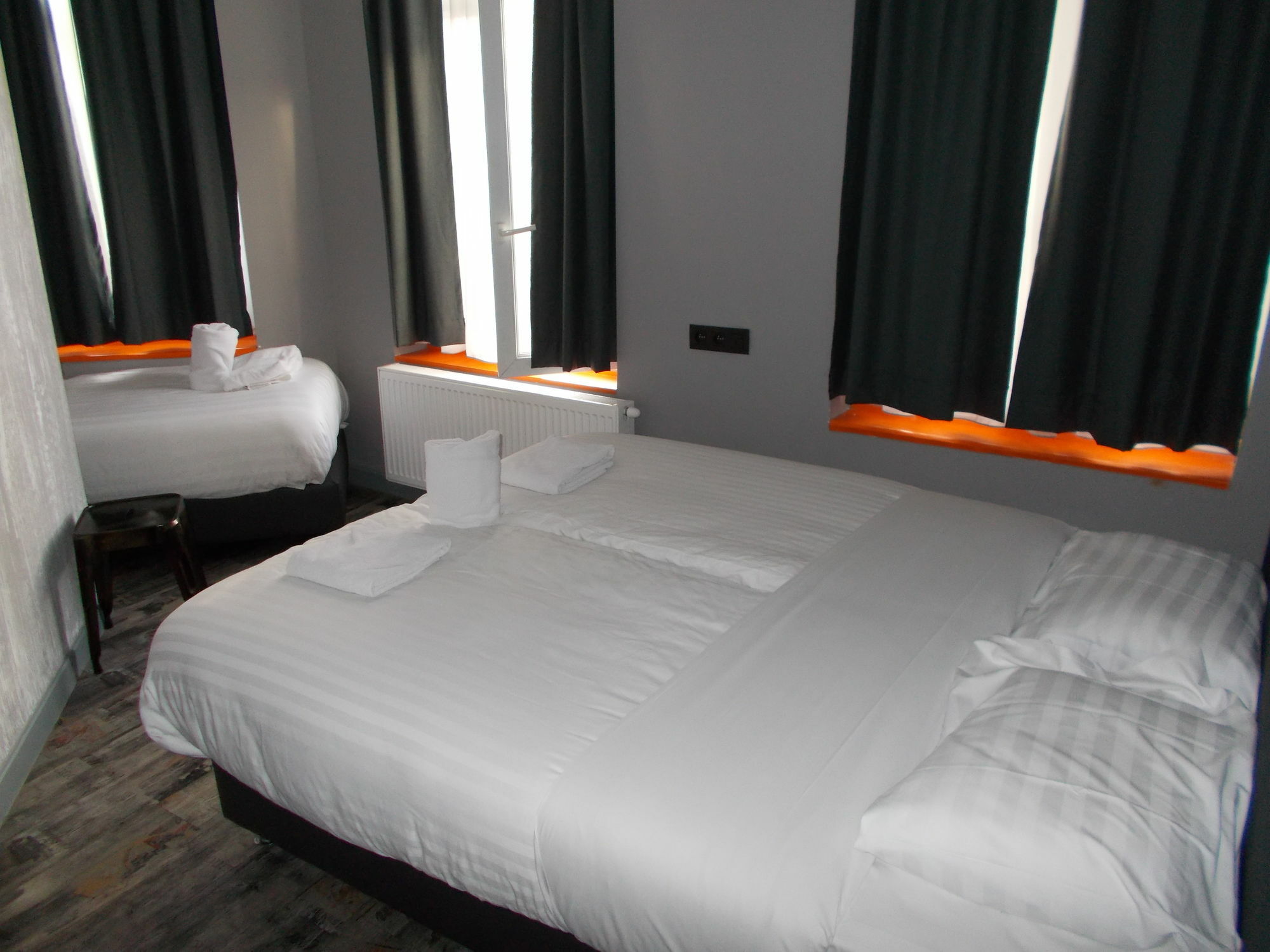 Urban City Centre Hostel Brussel Bagian luar foto